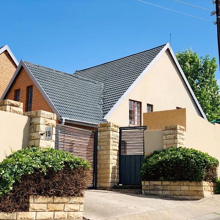 Blue Crane Guesthouse 마세루 외부 사진